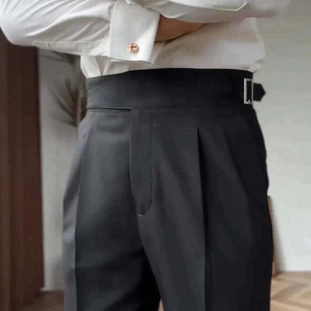 Heidi-Mode Classic: Stylish Pants with Buckle