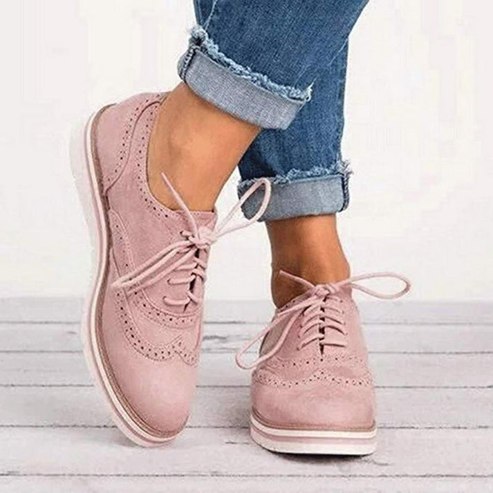 Stylish shoes with laces