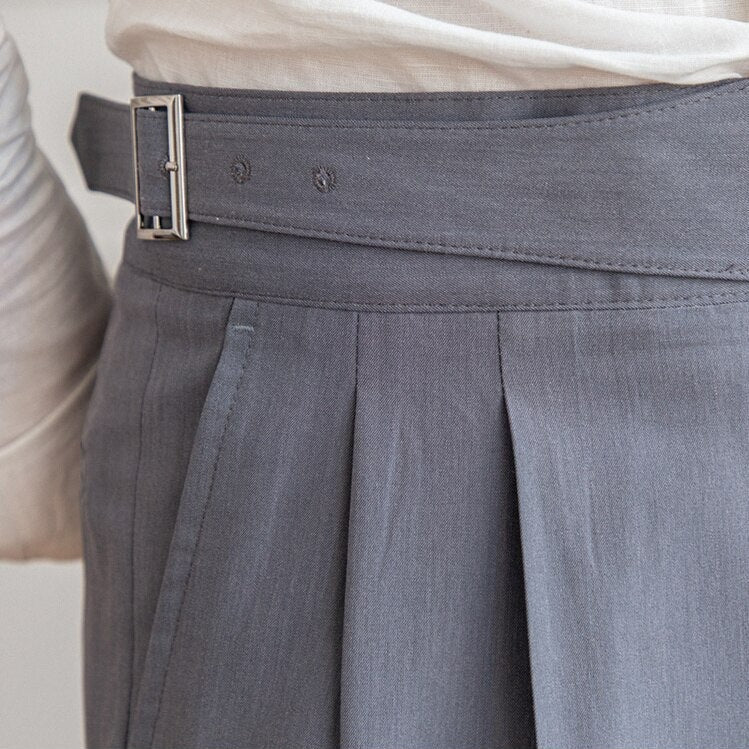 Heidi-Mode Classic: Stylish Pants with Buckle