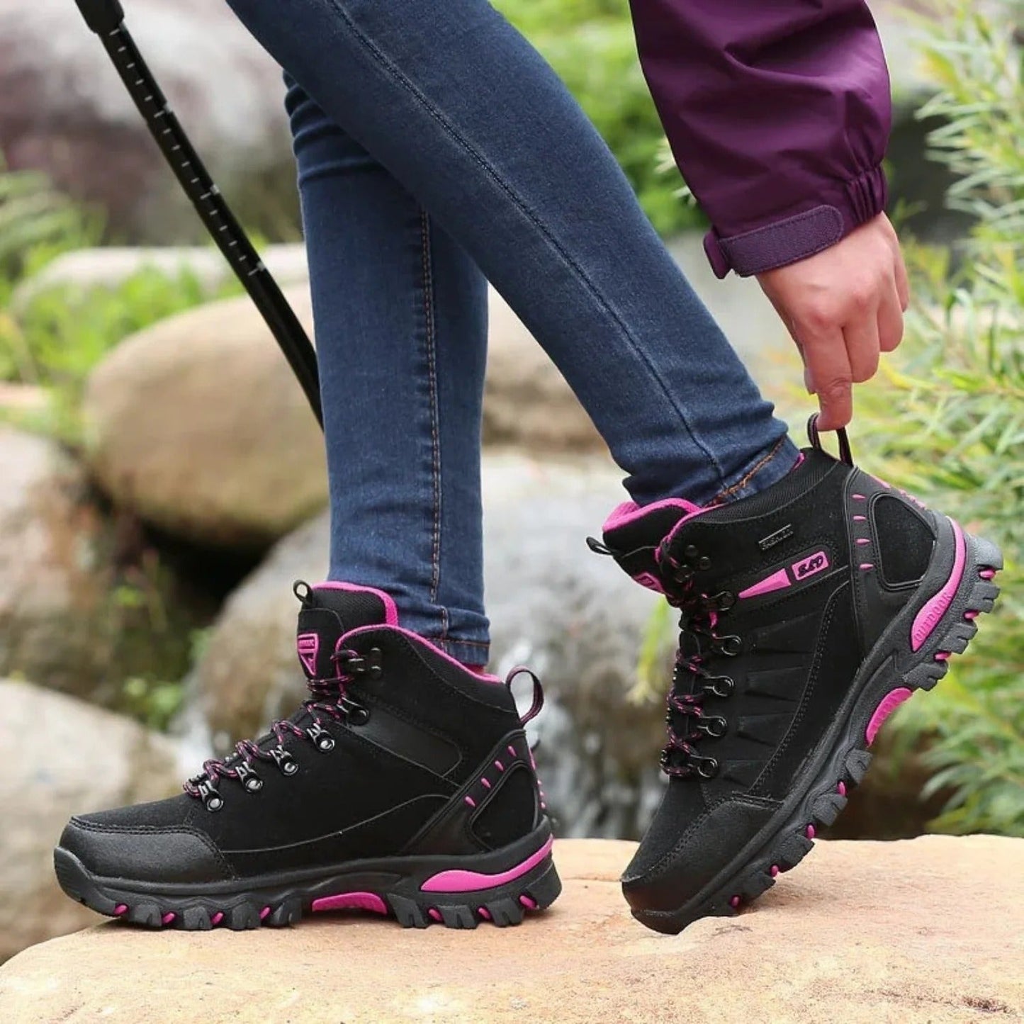 Orthopedic, non-slip, cushioned hiking shoes - Jenne