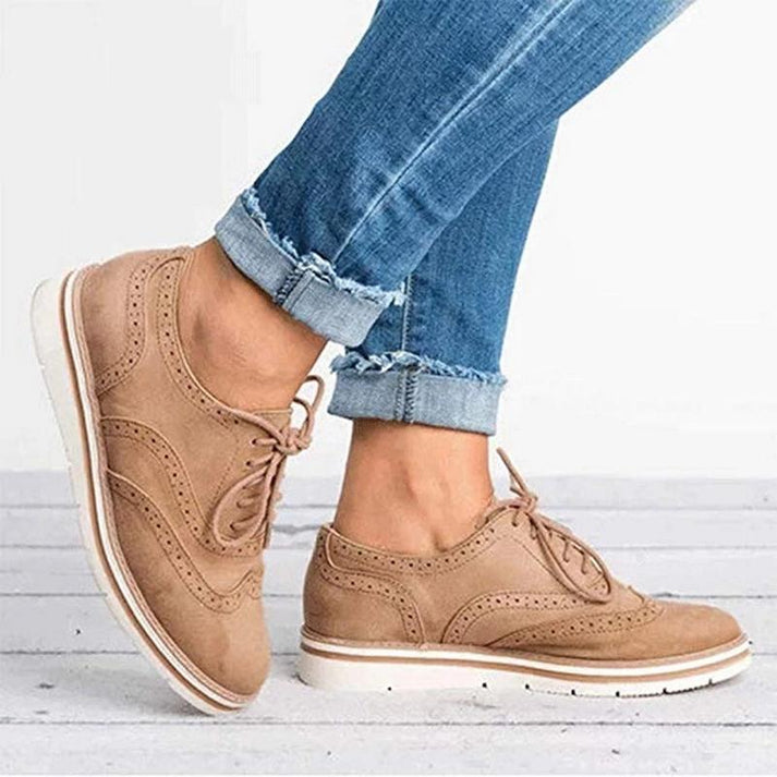 Stylish shoes with laces