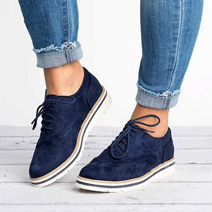 Stylish shoes with laces