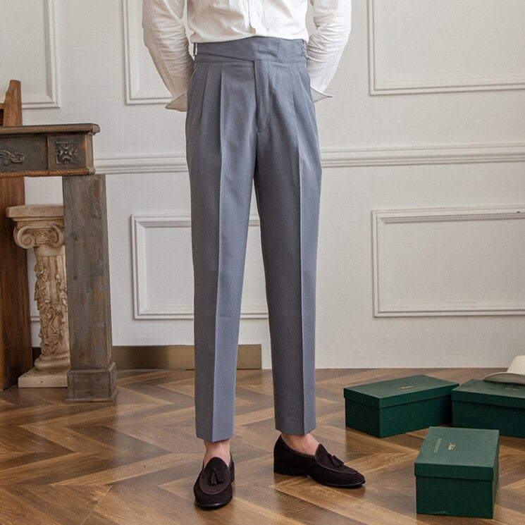 Heidi-Mode Classic: Stylish Pants with Buckle