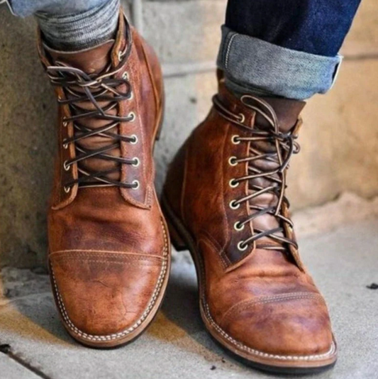 Robust boots for men