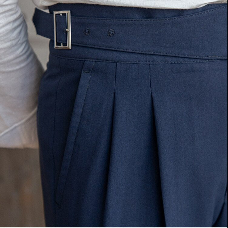 Heidi-Mode Classic: Stylish Pants with Buckle