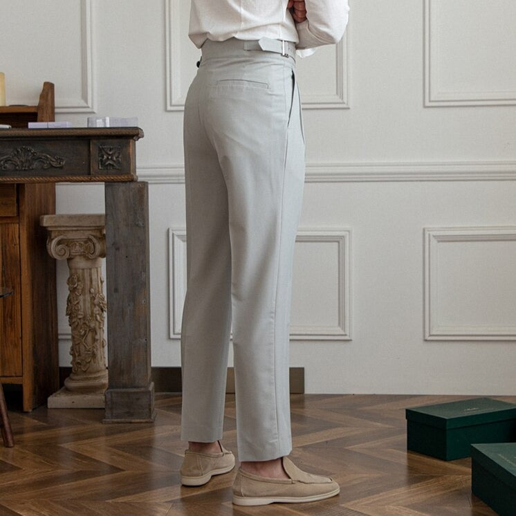 Heidi-Mode Classic: Stylish Pants with Buckle