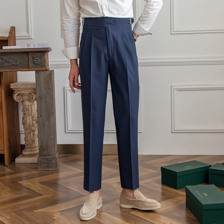 Heidi-Mode Classic: Stylish Pants with Buckle