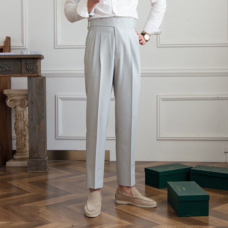 Heidi-Mode Classic: Stylish Pants with Buckle