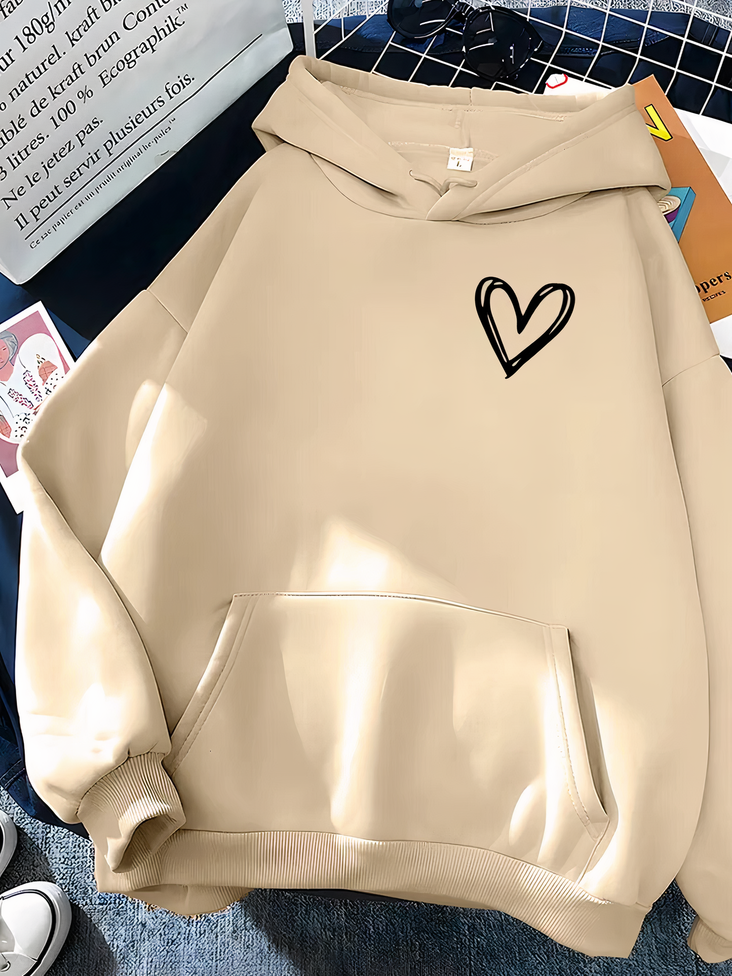 Heidi-Mode | Hooded Sweatshirt with Heart Print for Women Saylor