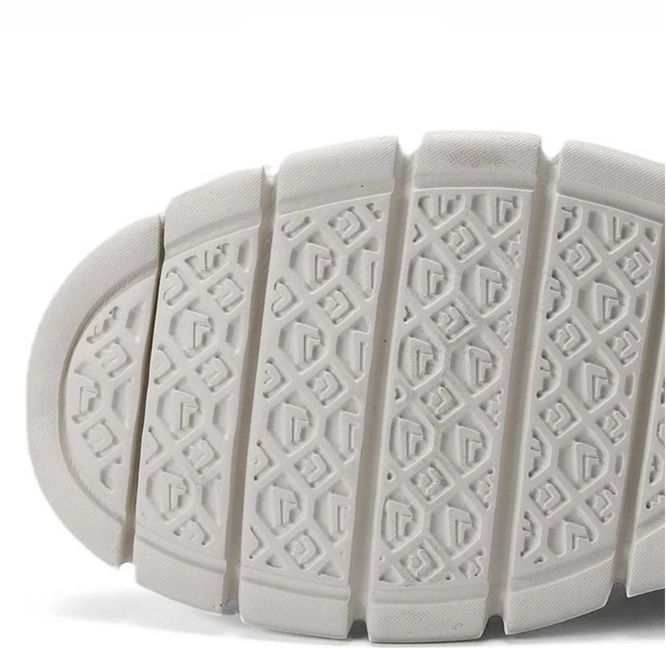 – ULTRA-COMFORT SNEAKERS | OUTLET SALE