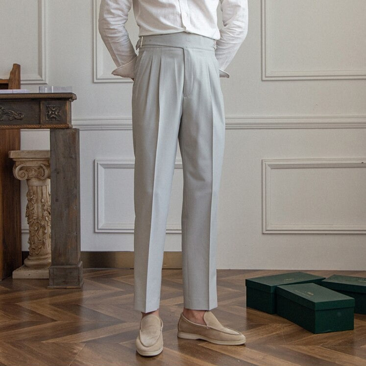 Heidi-Mode Classic: Stylish Pants with Buckle