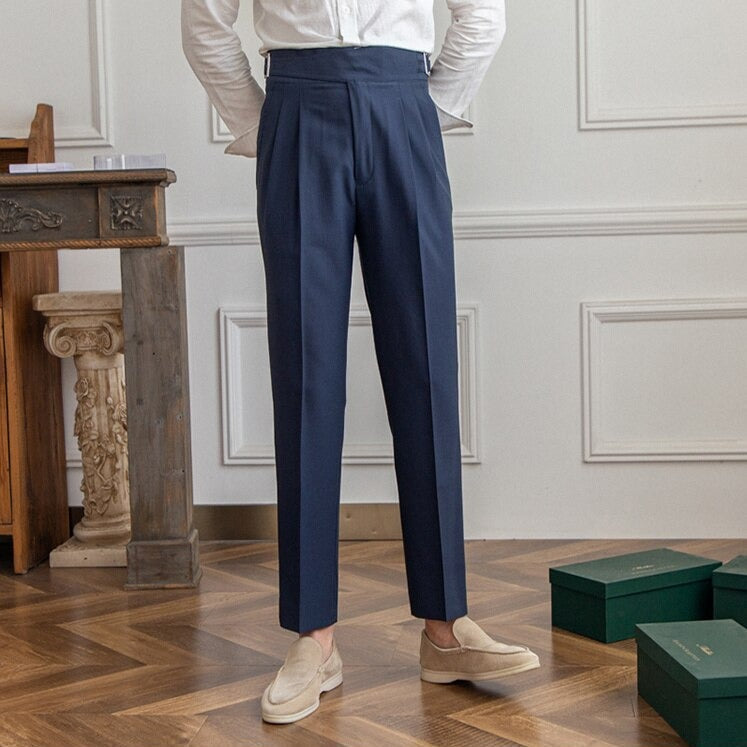 Heidi-Mode Classic: Stylish Pants with Buckle