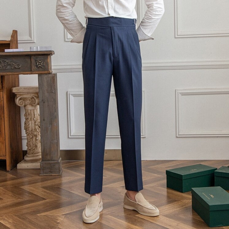 Heidi-Mode Classic: Stylish Pants with Buckle