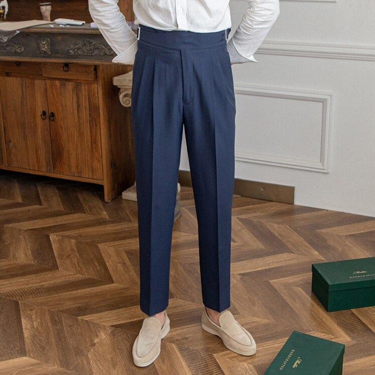 Heidi-Mode Classic: Stylish Pants with Buckle