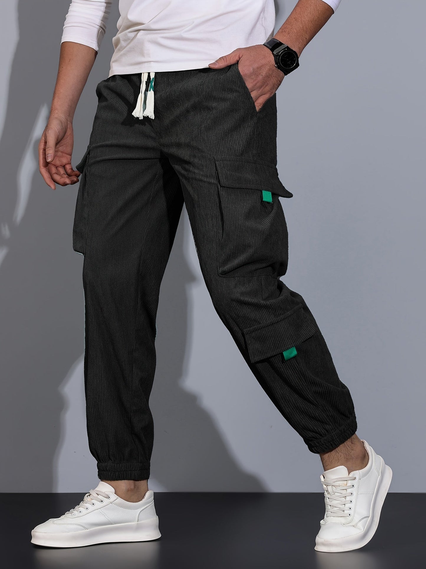 Heidi-Mode Black Cargo Pants for Men