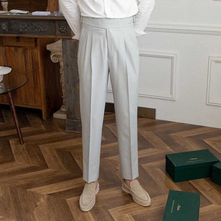Heidi-Mode Classic: Stylish Pants with Buckle