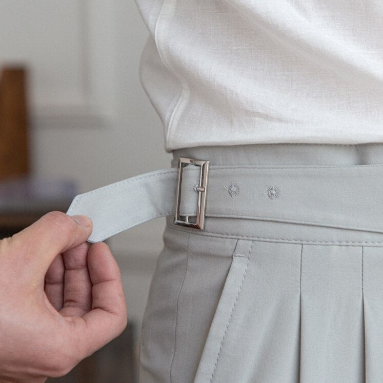 Heidi-Mode Classic: Stylish Pants with Buckle