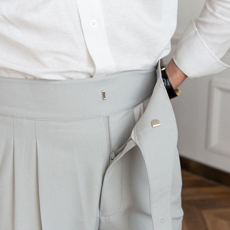 Heidi-Mode Classic: Stylish Pants with Buckle