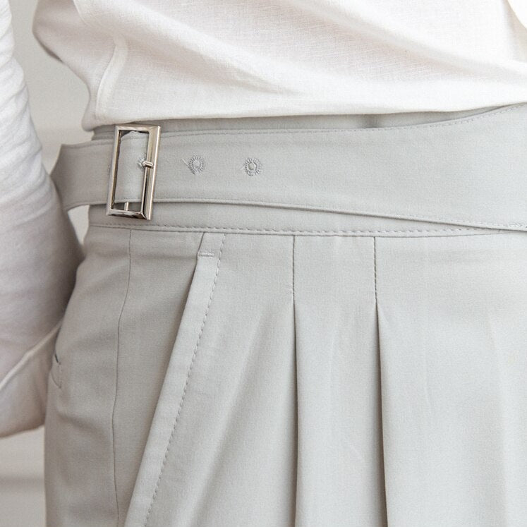 Heidi-Mode Classic: Stylish Pants with Buckle