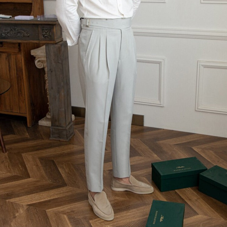 Heidi-Mode Classic: Stylish Pants with Buckle