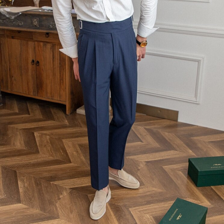 Heidi-Mode Classic: Stylish Pants with Buckle