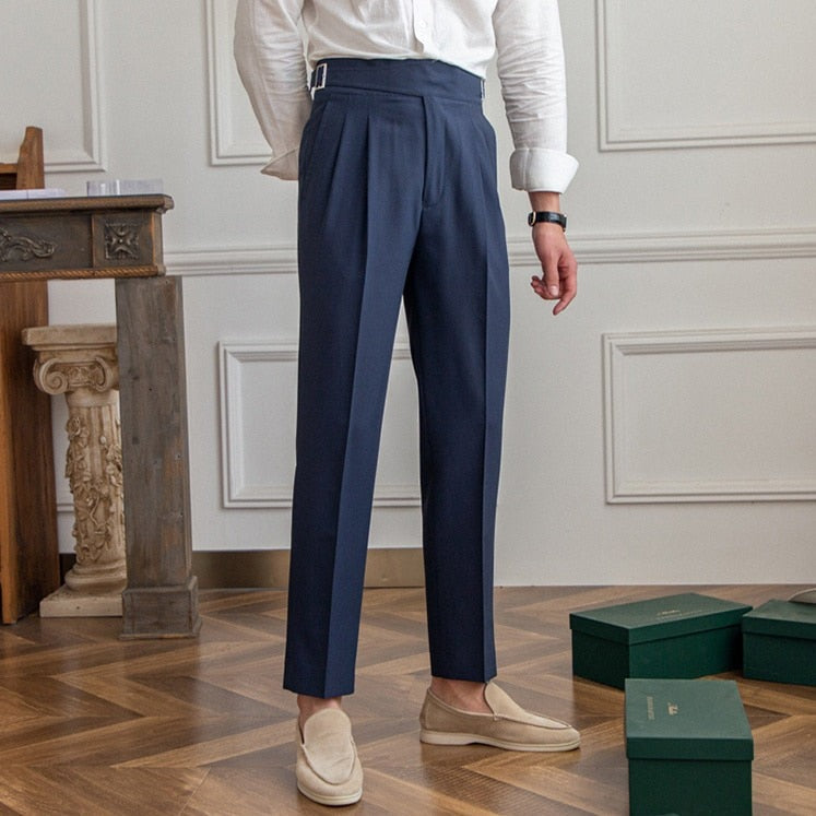 Heidi-Mode Classic: Stylish Pants with Buckle